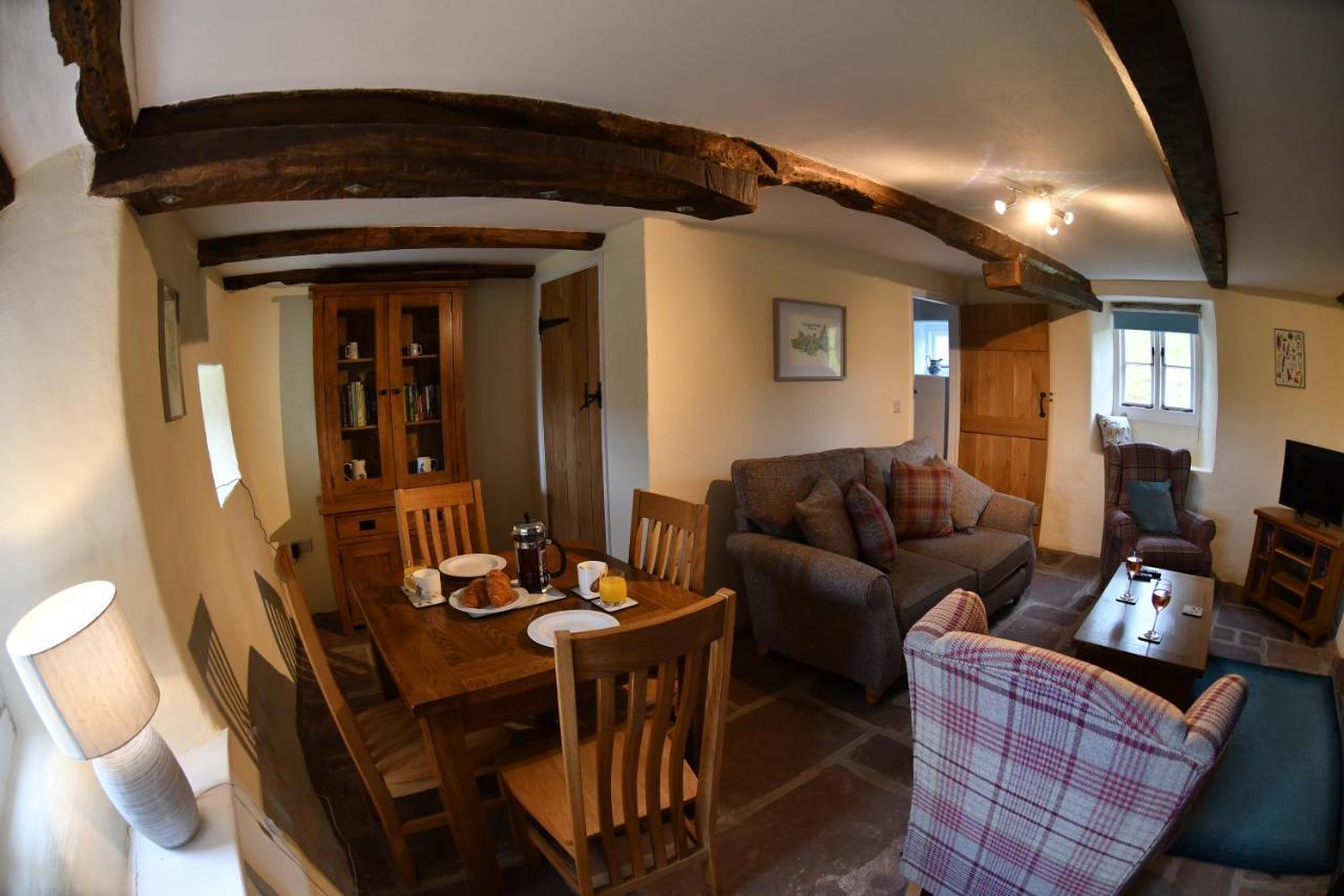 Вилла Pant Llwyd Farm Llangynidr Экстерьер фото