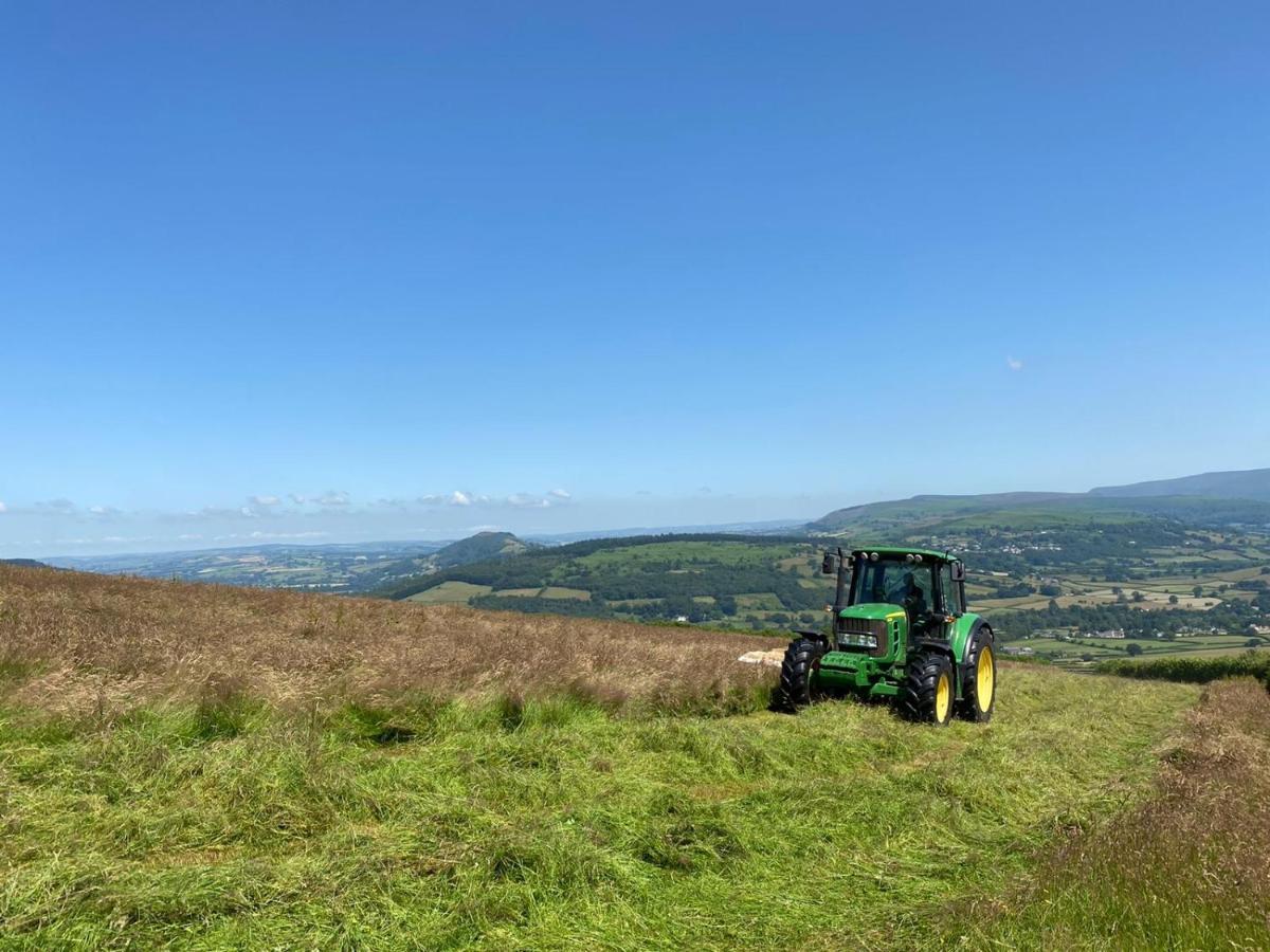 Вилла Pant Llwyd Farm Llangynidr Экстерьер фото